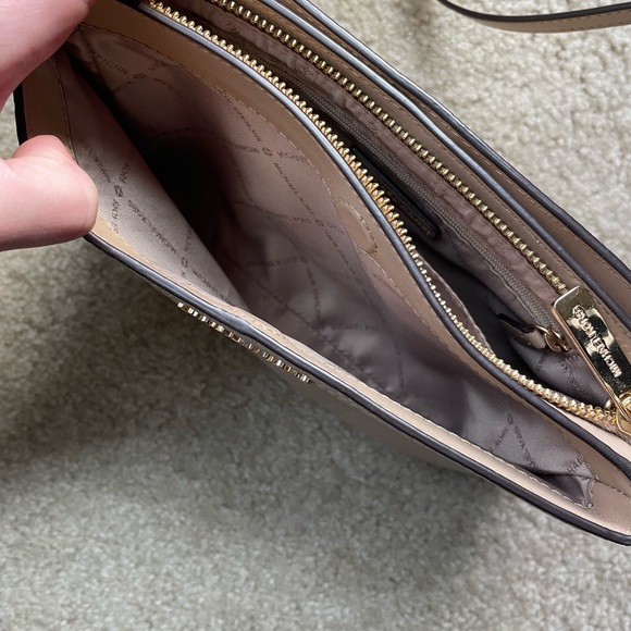 Michael Kors Tan crossbody purse - Picture 4 of 6